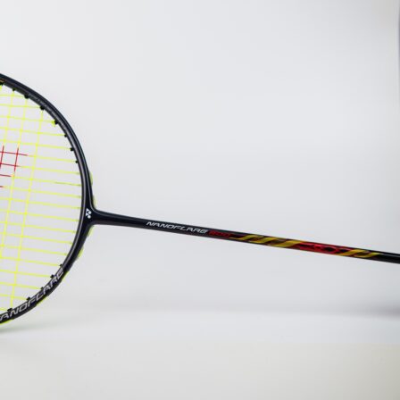 Yonex-Nanoflare-800-Badminton-ketcher-1-p