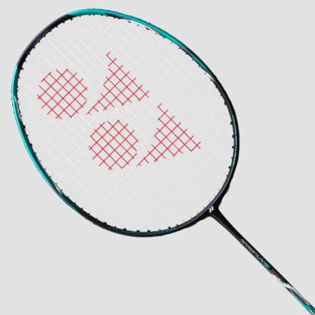 Yonex-Nanoflare-700-badminton-ketcher-p